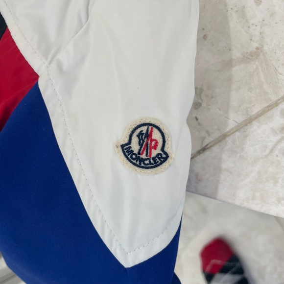 MONCLER Reversible Puffer {4T} Toddler Black & Red White Blue - Picture 16 of 16